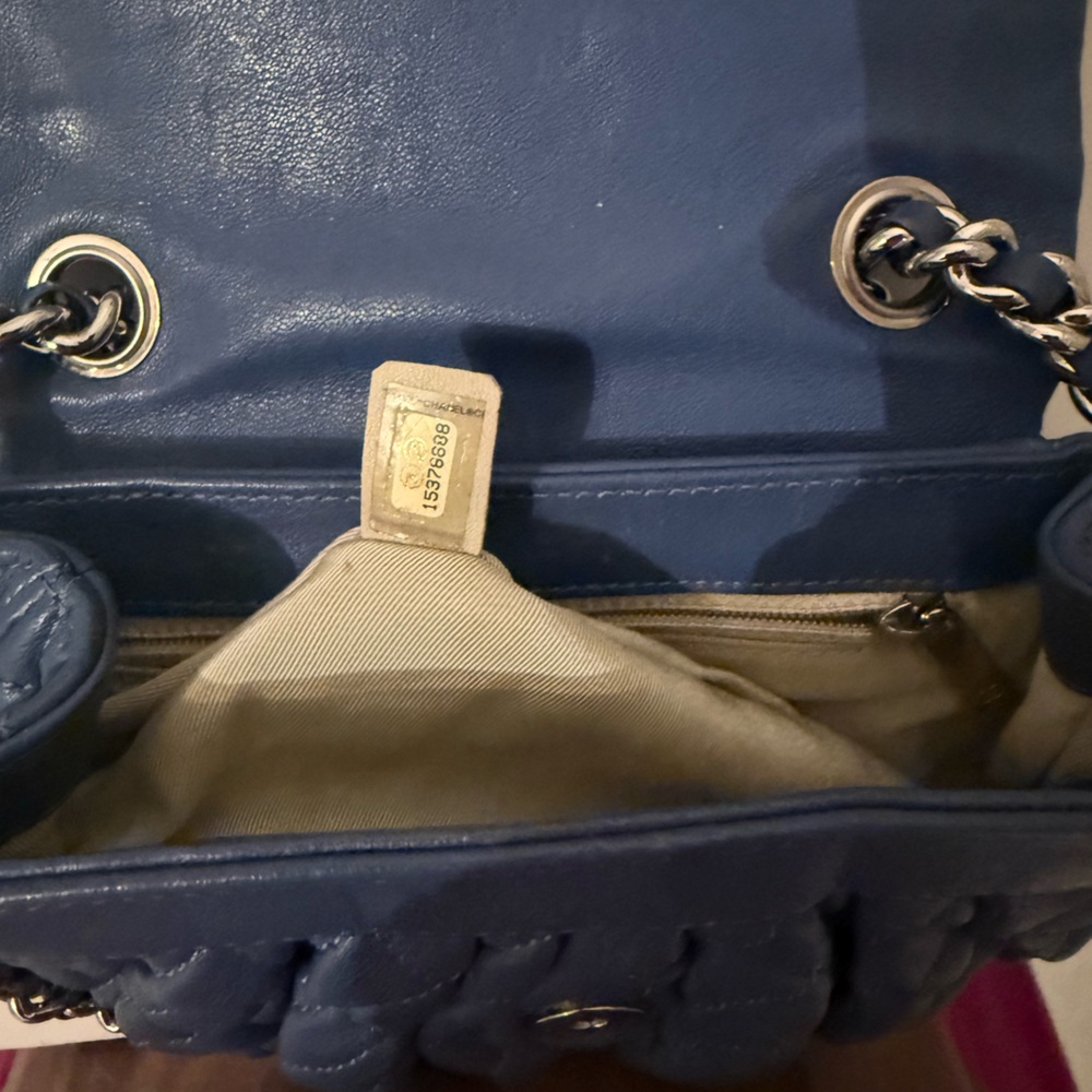 CHANEL Blue Quilted Lambskin Crossbody Bag with Silver-Tone Chain - Picture 4 of 6